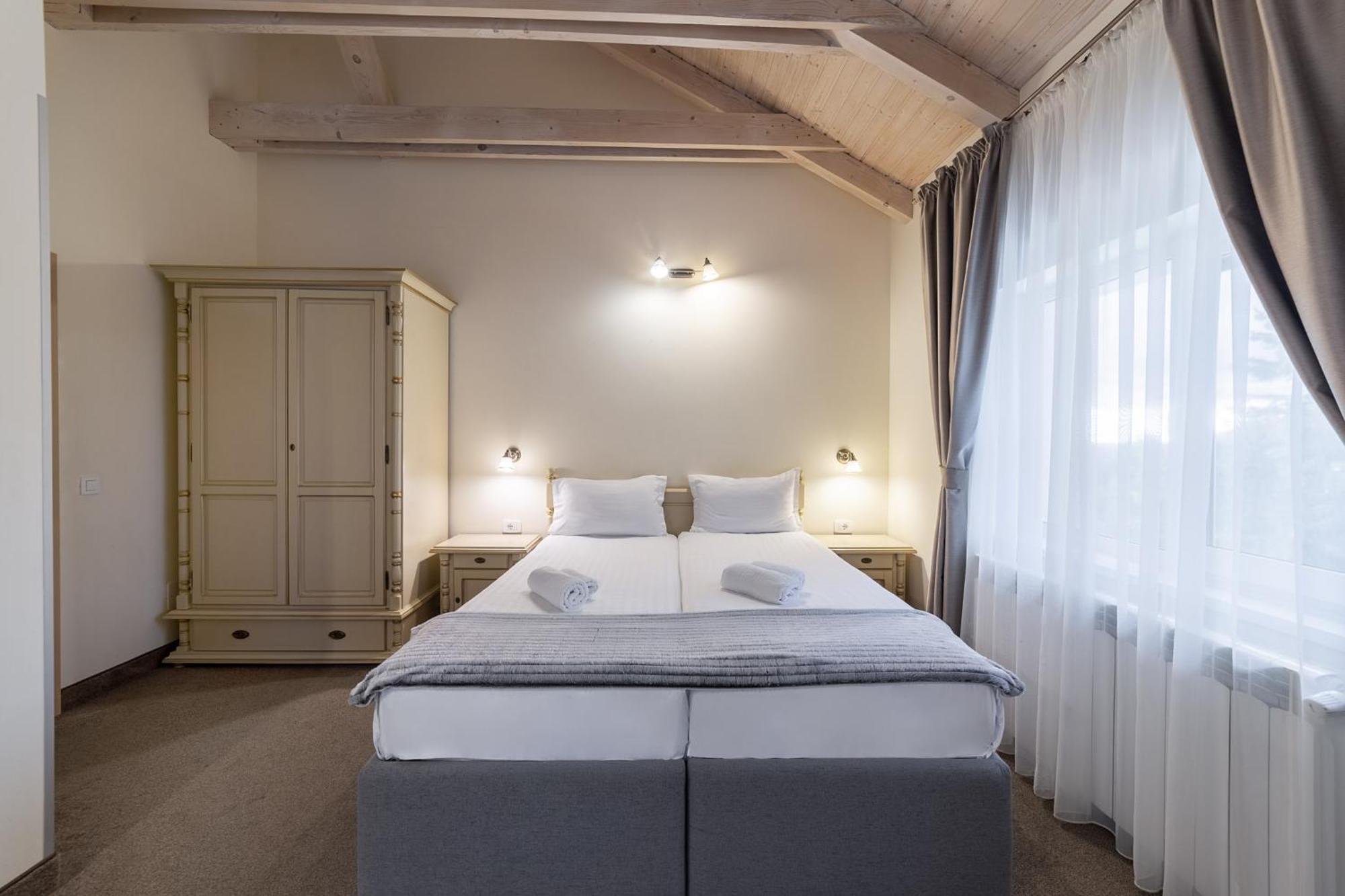 Genesis By Eden Hotel Predeal Exterior photo